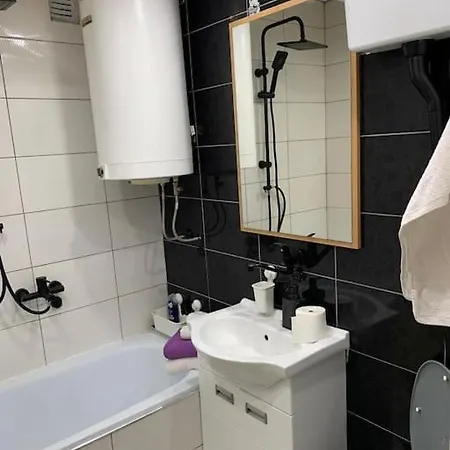 View - Next To Delta Planet Apartman *